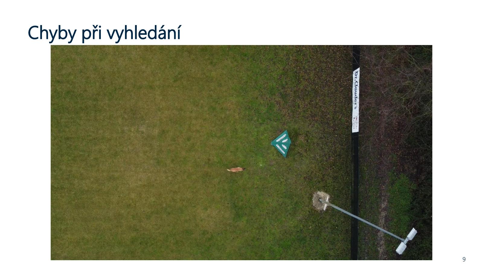 Layout vyhledávání zástěn – pohled shora na hřiště